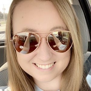 Meet your Posher, Carlee